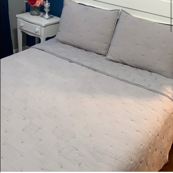Scott Living Grey queen size comforter set of 3 - Picture 1 of 6